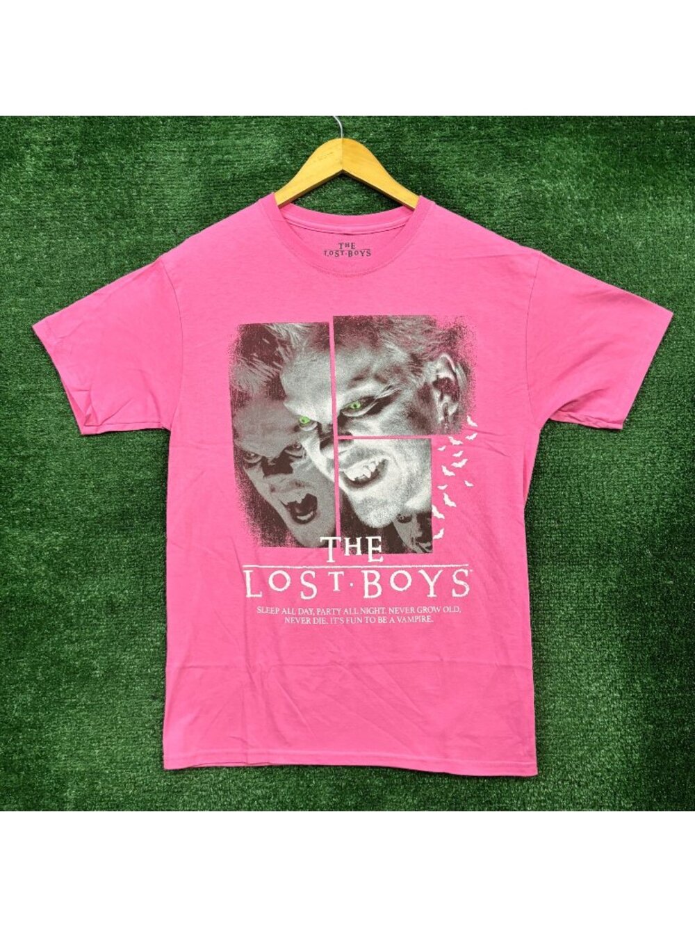The Lost Boys 1987 Movie Poster Pink T-Shirt Size Medium
